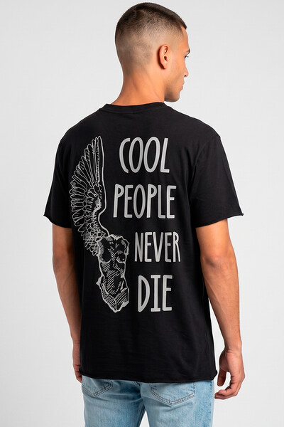 Foto Camiseta preta Never Die