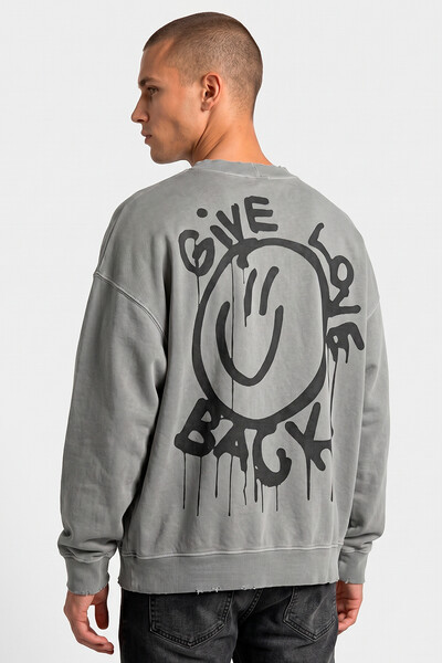 Foto Blusa oversized de moletom estonado cinza Give