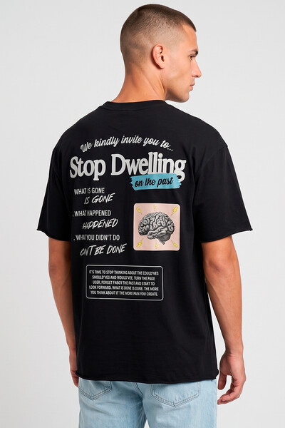 Foto Camiseta preta Stop Dwelling