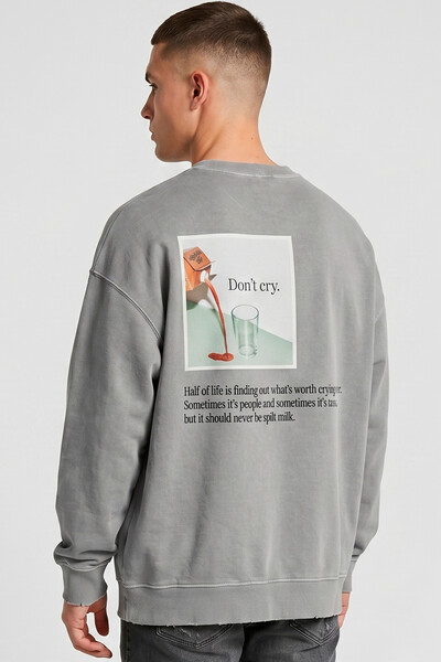 Foto Blusa oversized de moletom estonado cinza Milk