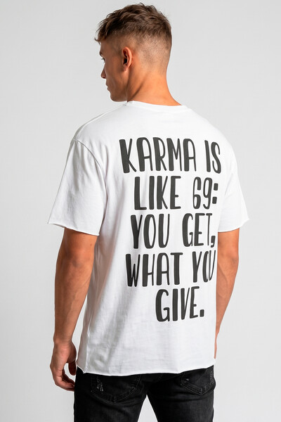 Foto Camiseta branca Karma