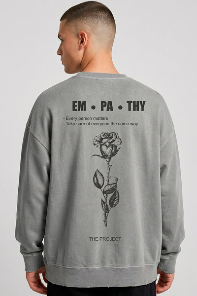 Foto Blusa oversized de moletom estonado cinza Empathy