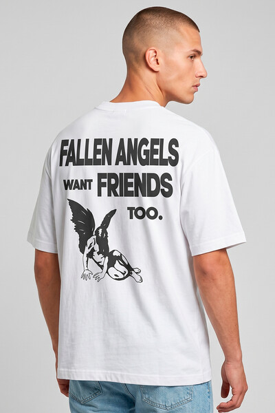 Foto Camiseta oversized branca Fallen Angels