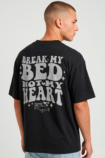 Foto Camiseta oversized preta Bed
