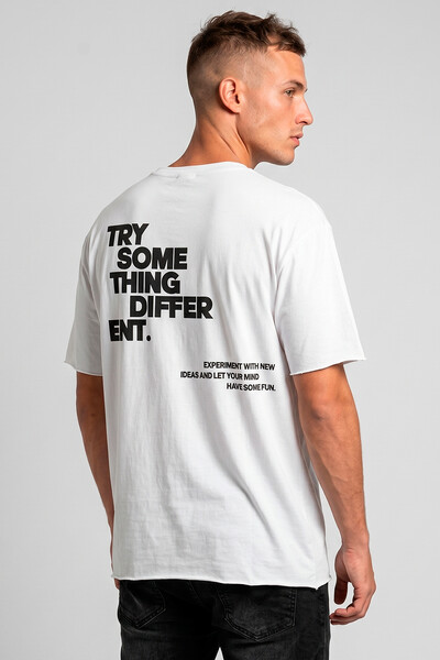 Foto Camiseta branca Try Some Black