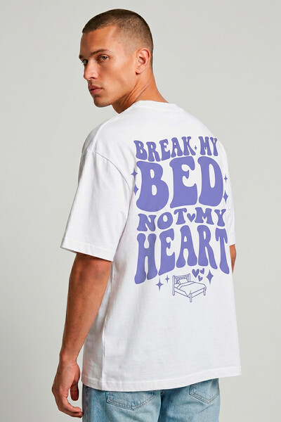 Foto Camiseta oversized branca Bed Blue