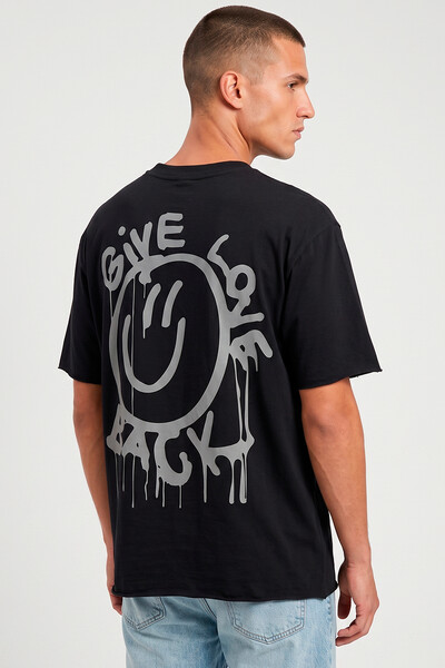 Foto Camiseta preta Give