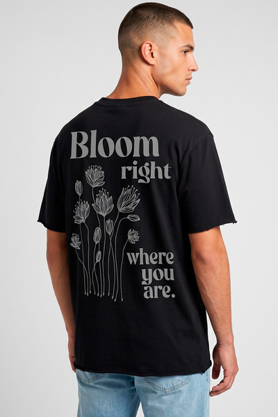 Foto Camiseta preta Bloom