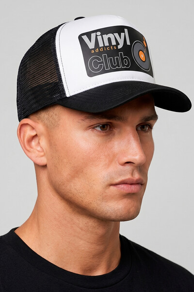 Foto Boné trucker retrô branco e preto Vinyl