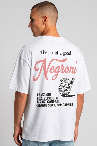 Foto Camiseta oversized branca Negroni