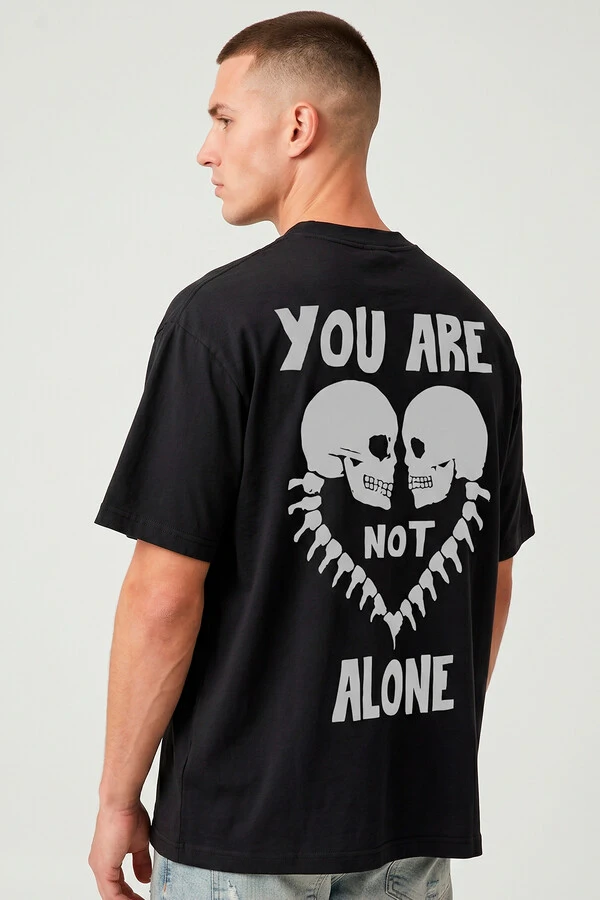 Camiseta oversized preta Alone