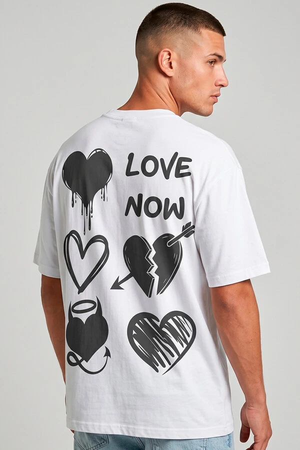 Camiseta oversized branca Love Now