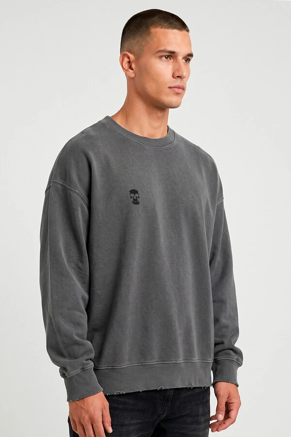 Blusa oversized de moletom estonado chumbo Skull