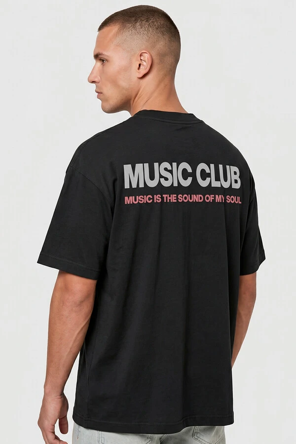 Camiseta oversized preta Music Club
