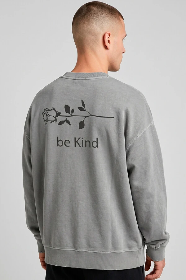 Blusa oversized de moletom estonado cinza Be Kind