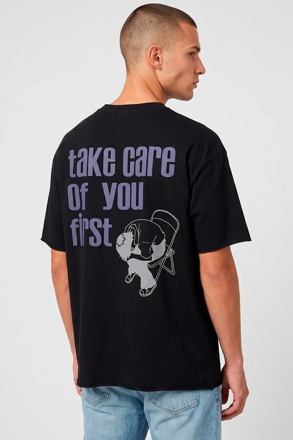 Camiseta preta Take Care