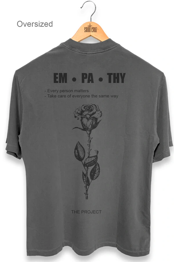 Camiseta oversized estonada chumbo Empathy