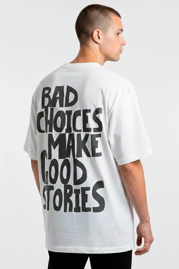 Camiseta oversized branca Bad Choices