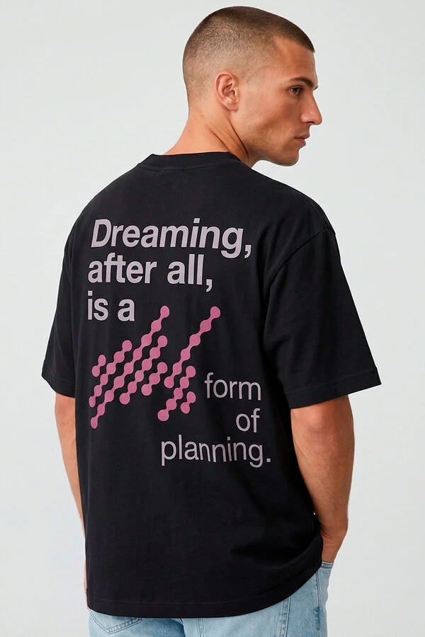 Camiseta oversized preta Dreaming