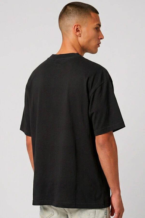 Camiseta oversized preta Skull