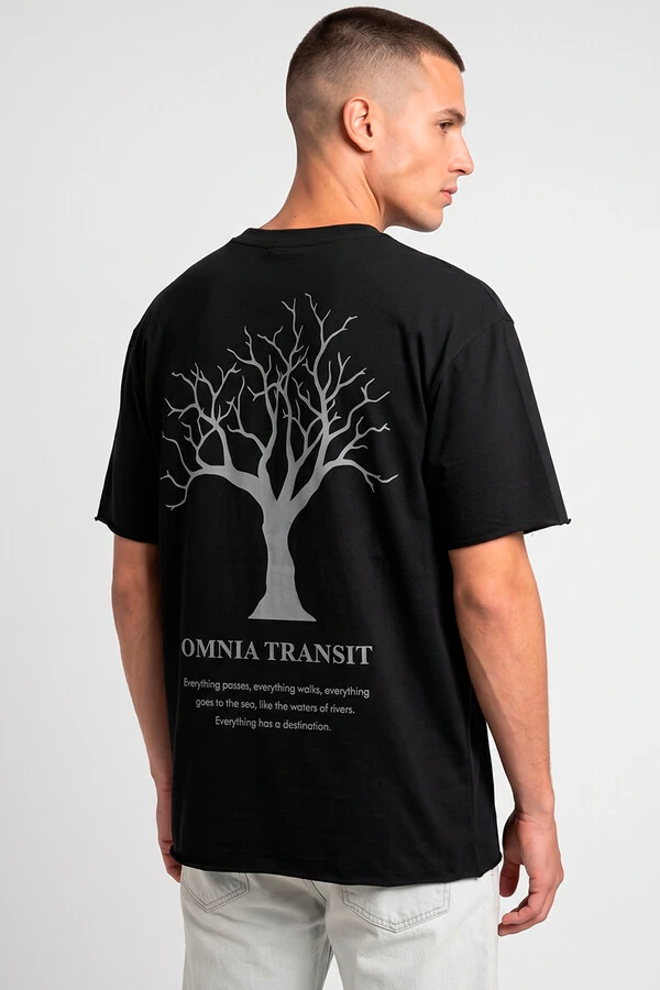 Camiseta preta Omnia Transit