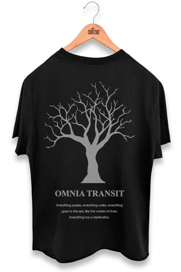 Camiseta preta Omnia Transit