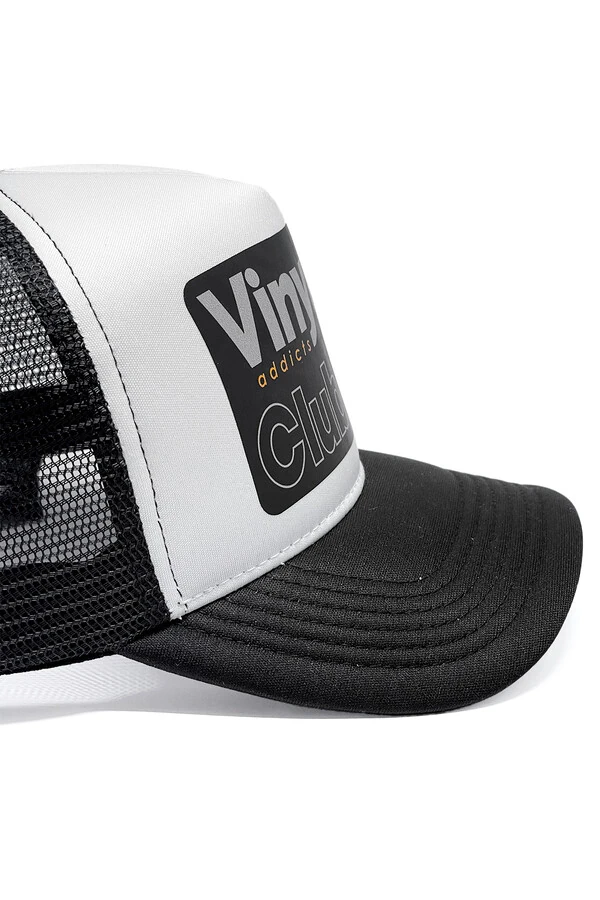 Boné trucker retrô branco e preto Vinyl