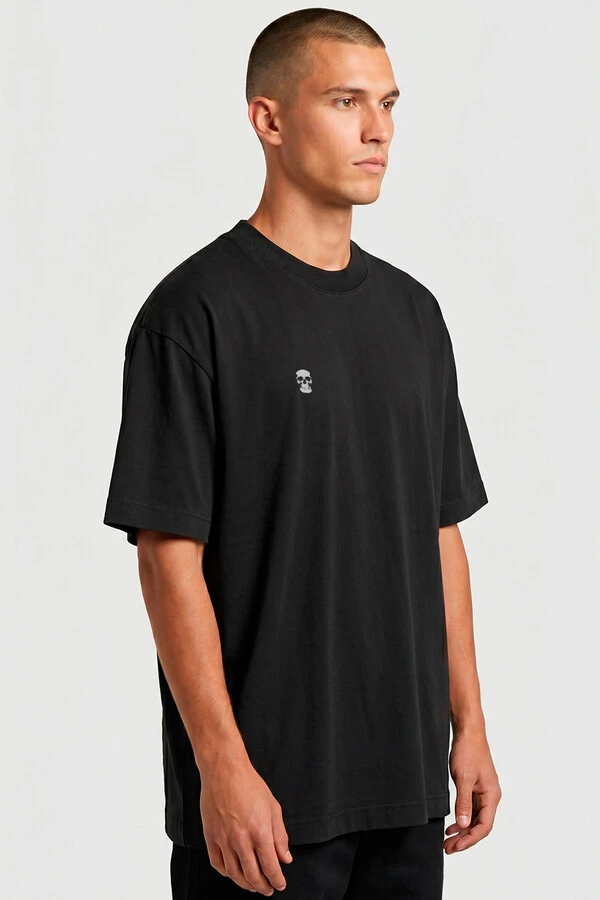 Camiseta oversized preta Skull