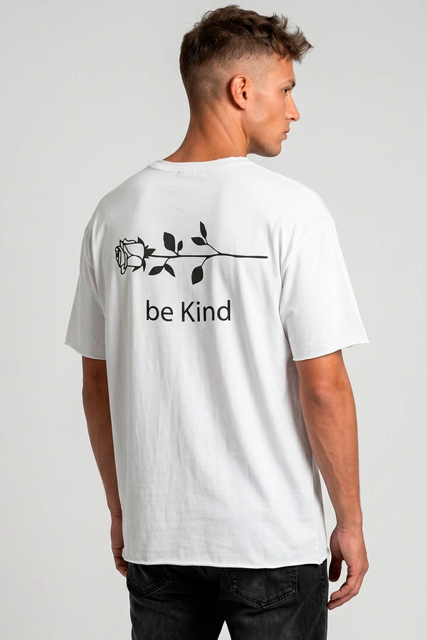Camiseta branca Be Kind