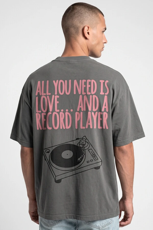 Camiseta oversized estonada chumbo Record Player