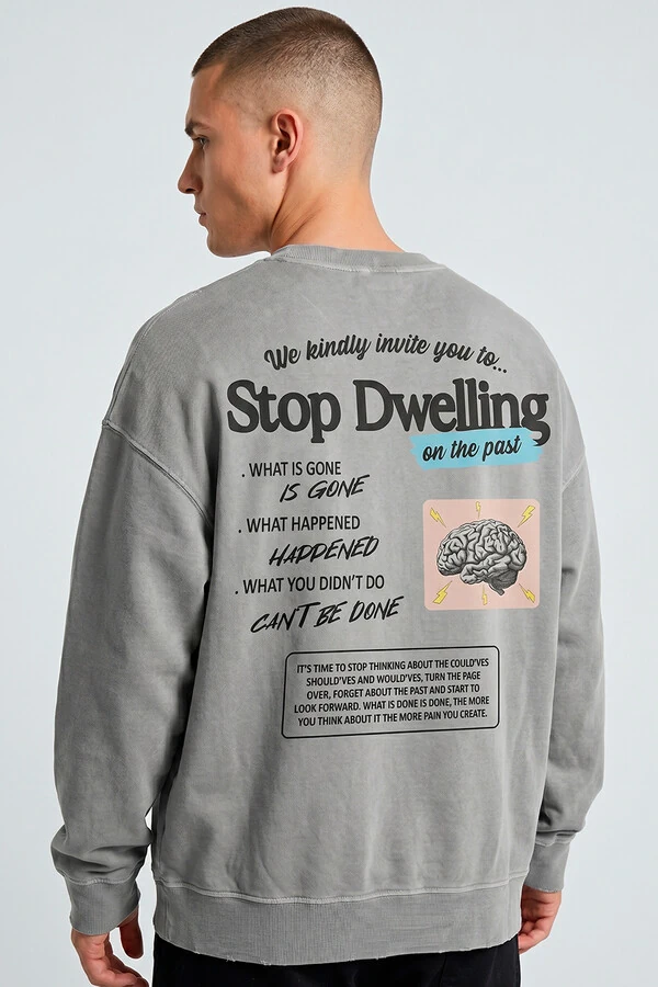 Blusa oversized de moletom estonado cinza Stop Dwelling