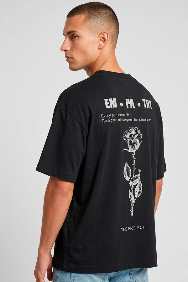 Camiseta oversized preta Empathy
