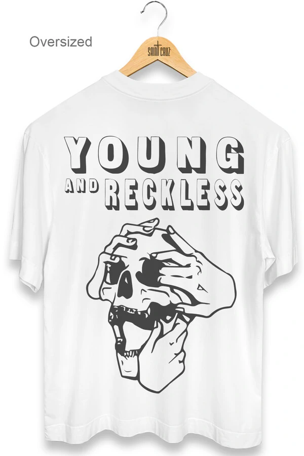 Camiseta oversized branca Reckless
