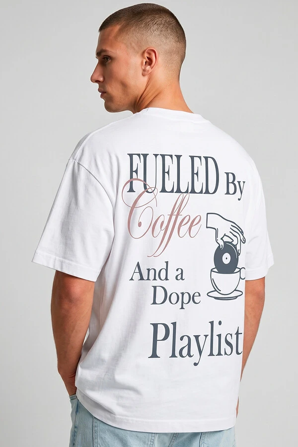 Camiseta oversized branca Playlist