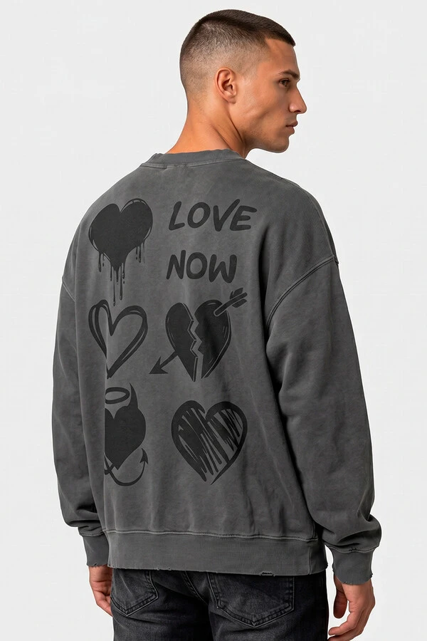 Blusa oversized de moletom estonado chumbo Love Now