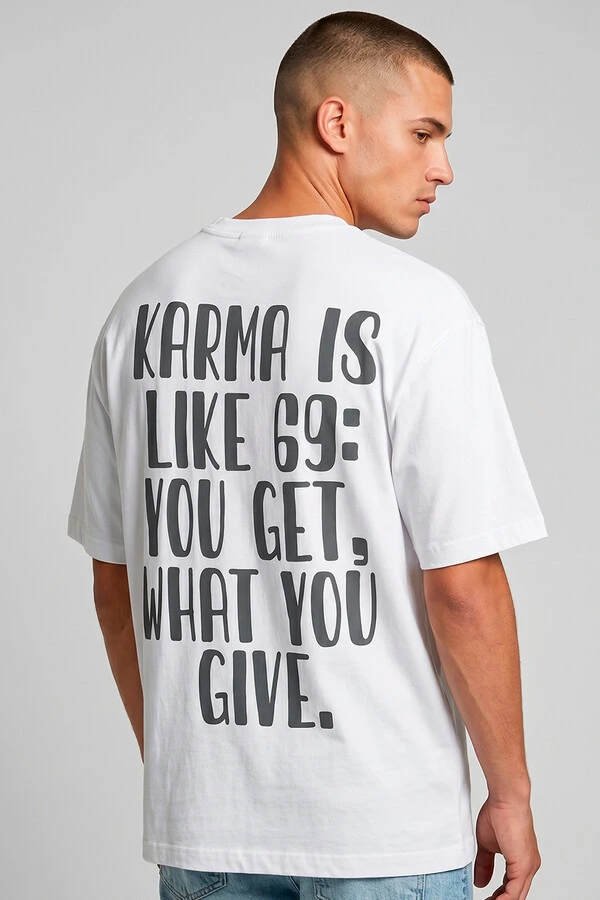 Camiseta oversized branca Karma