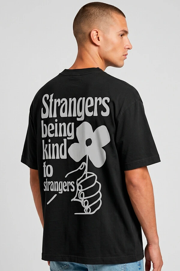 Camiseta oversized preta Being