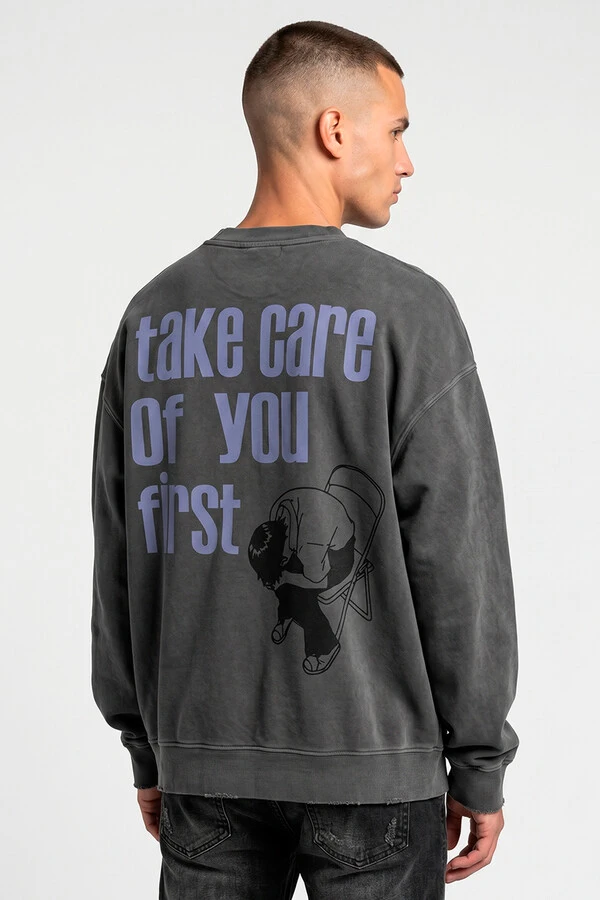 Blusa oversized de moletom estonado chumbo Take Care