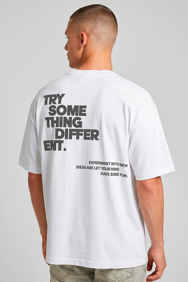 Camiseta oversized branca Try Some