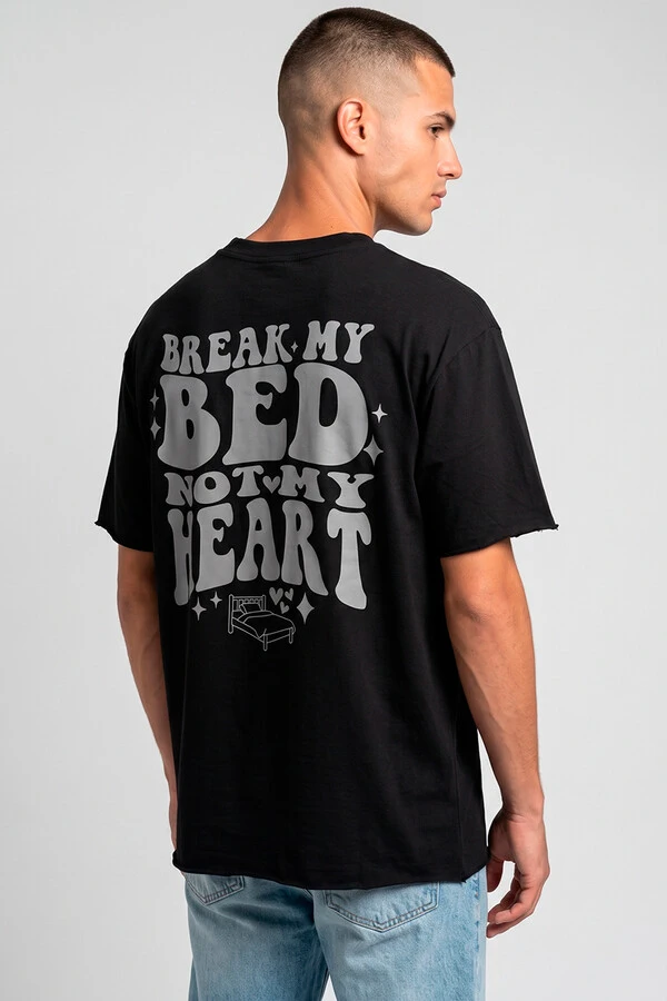 Camiseta preta Bed