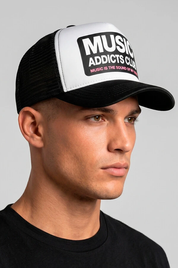Boné trucker retrô branco e preto Music Club
