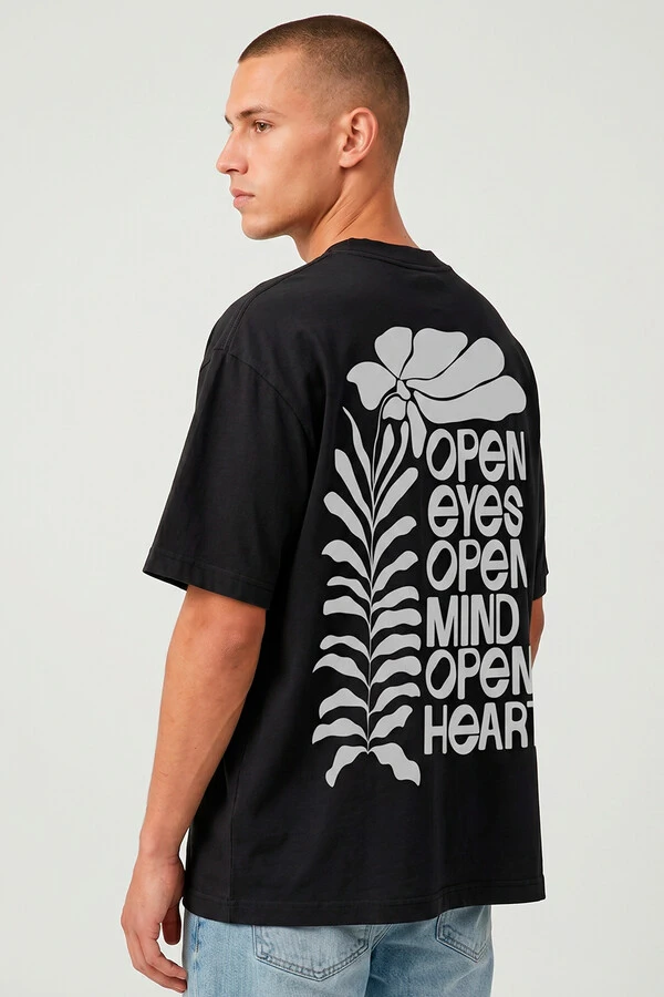 Camiseta oversized preta Open Eyes