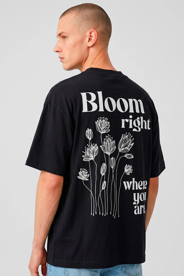 Camiseta oversized preta Bloom