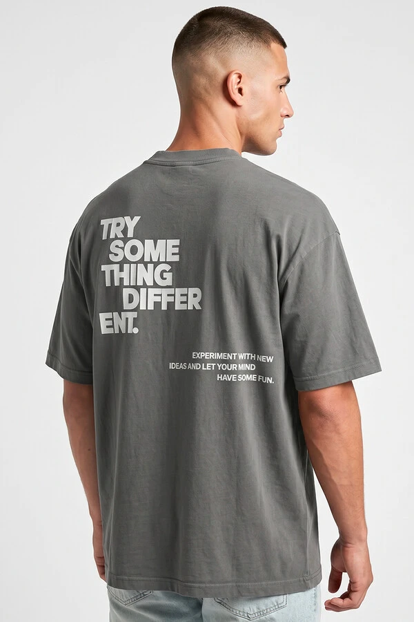Camiseta oversized estonada chumbo Try Some