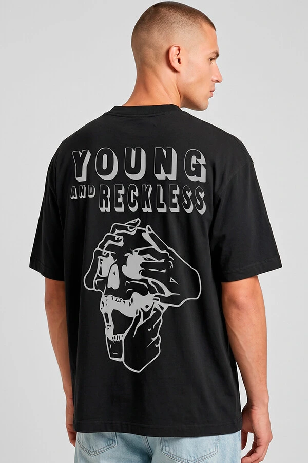 Camiseta oversized preta Reckless