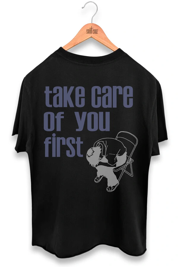 Camiseta preta Take Care