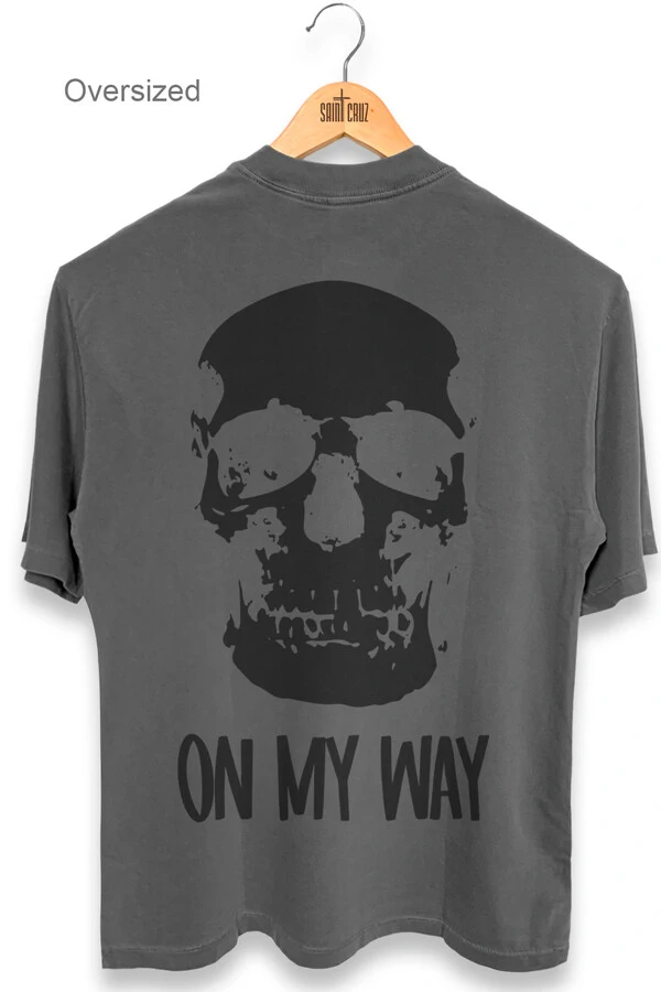 Camiseta oversized estonada chumbo On My Way