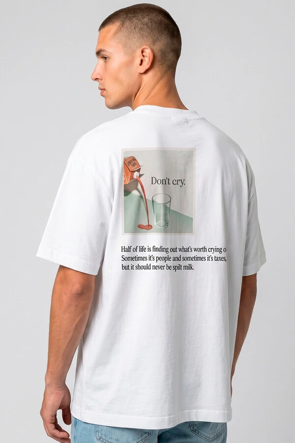 Camiseta oversized branca Milk