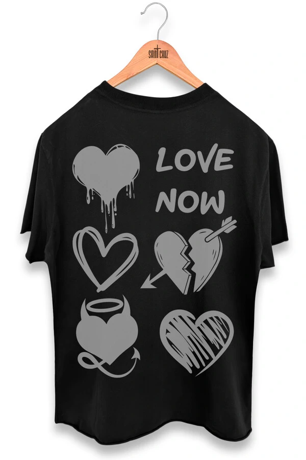 Camiseta preta Love Now