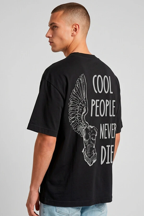 Camiseta oversized preta Never Die
